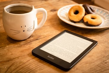 donut-3723751_1920-6452425